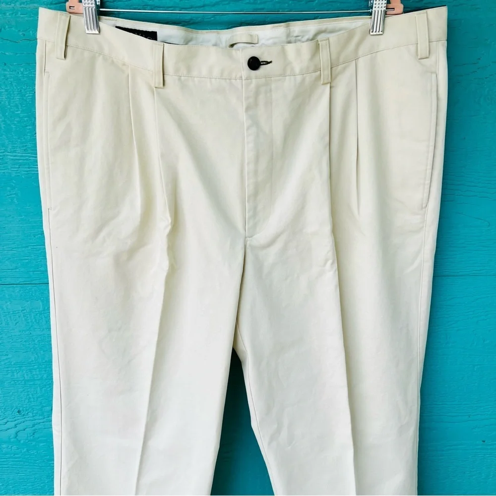 ORVIS ULTIMATE PLEATED FRONT KHAKIS SIZE 42x 30 NWT